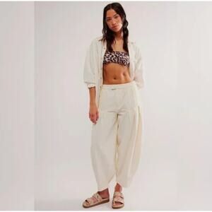 NWT FREE PEOPLE Sarina Pleated Trousers Size 6-Optic White